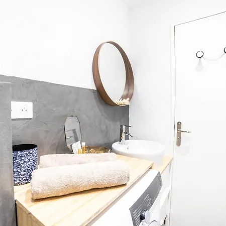 La Parenthese Parking Pros Servicesconciergerie Motte Apartment *